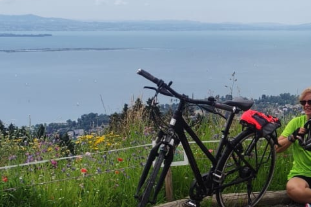 Fahrrad mit Blick auf den Bodensee – eine traumhafte Kulisse für Radfahrer